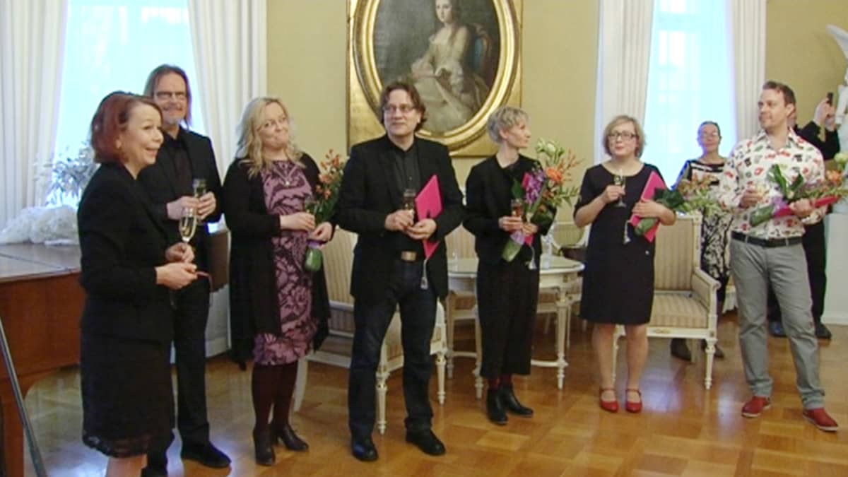 Palkinnot jakoi kulttuuri- ja asuntoministeri Pia Viitanen.