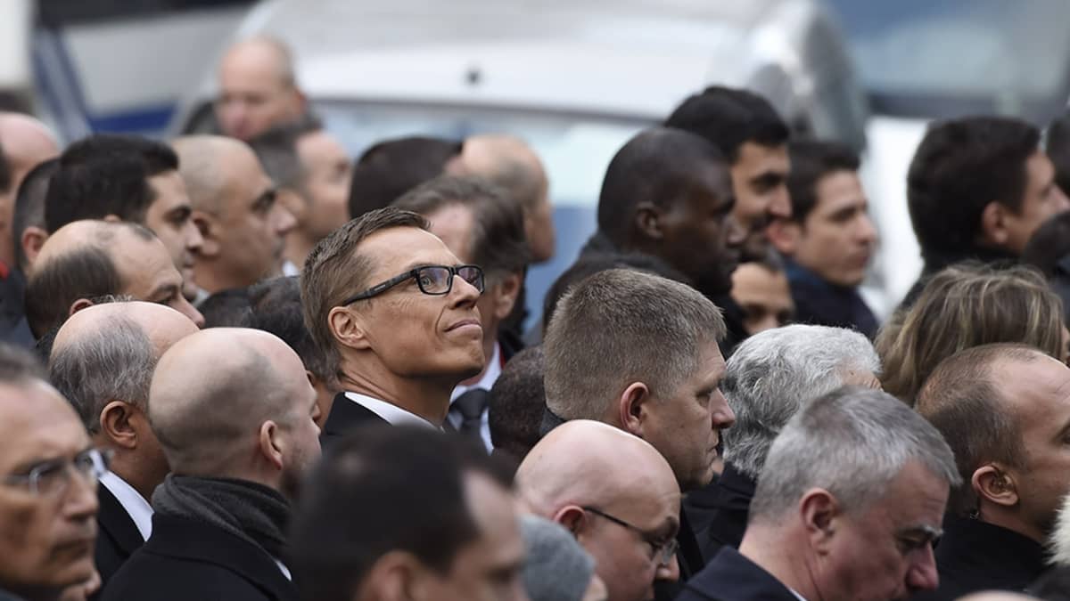 Suomen pääministeri Alexander Stubb marssilla Pariisissa sunnuntaina.