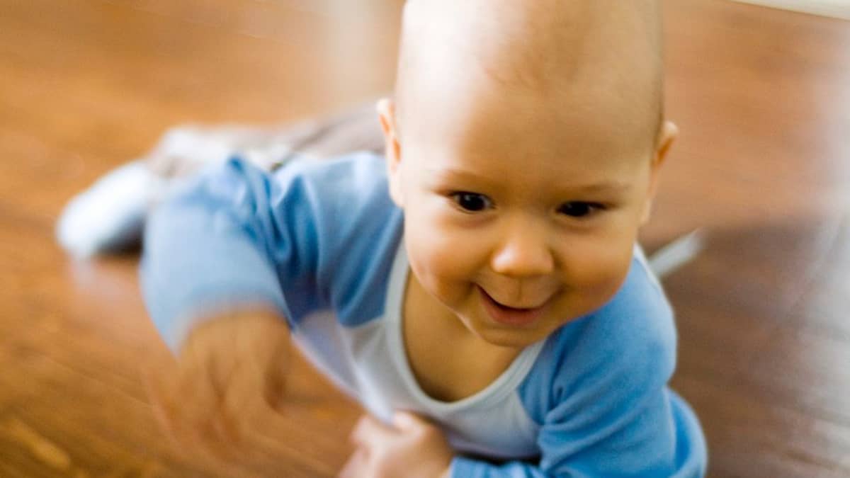 Lepertele lapselle – tässä kolme syytä, miksi se on pienokaisen parhaaksi |  Yle Uutiset