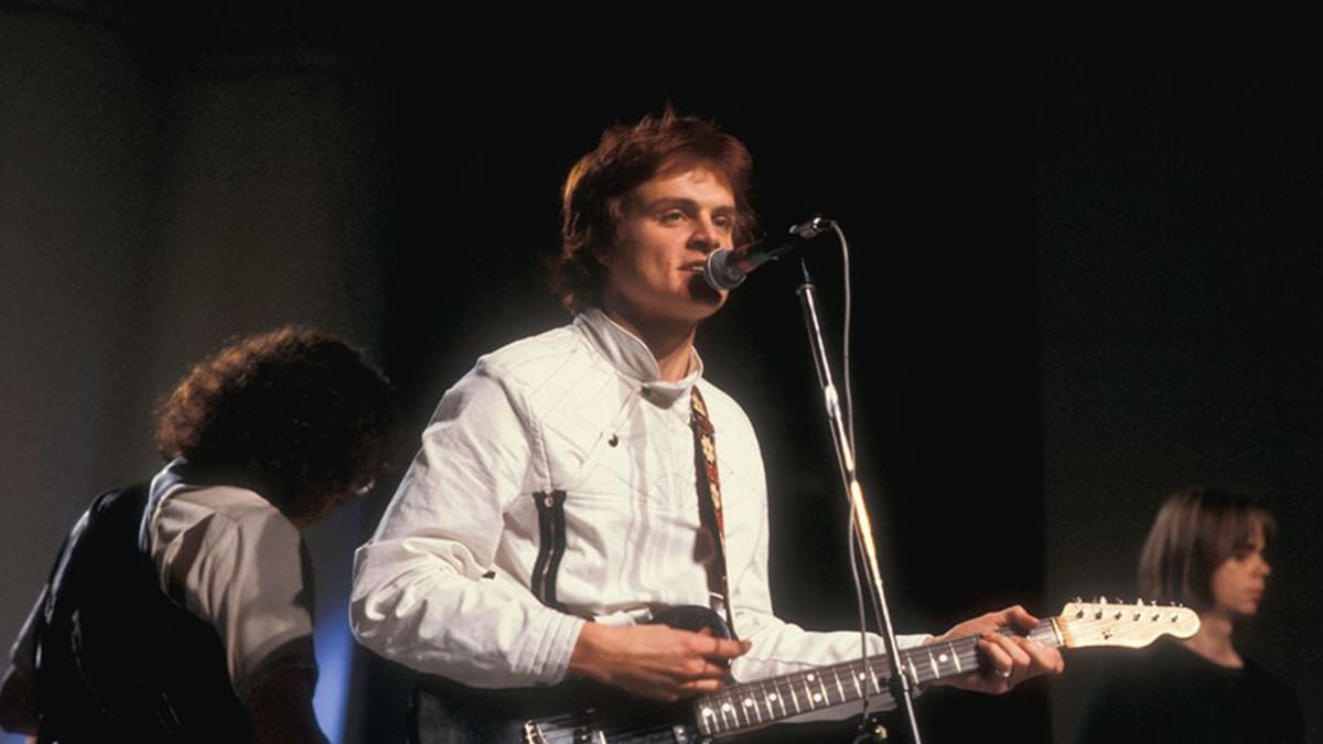 Pelle Miljoona ja Avoimet Ovet -yhtye esiintymässä vuonna 1981.