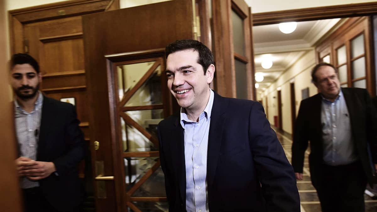 Kreikan pääministeri Alexis Tsipras saapui ministerien tapaamiseen Ateenassa 24. helmikuuta.