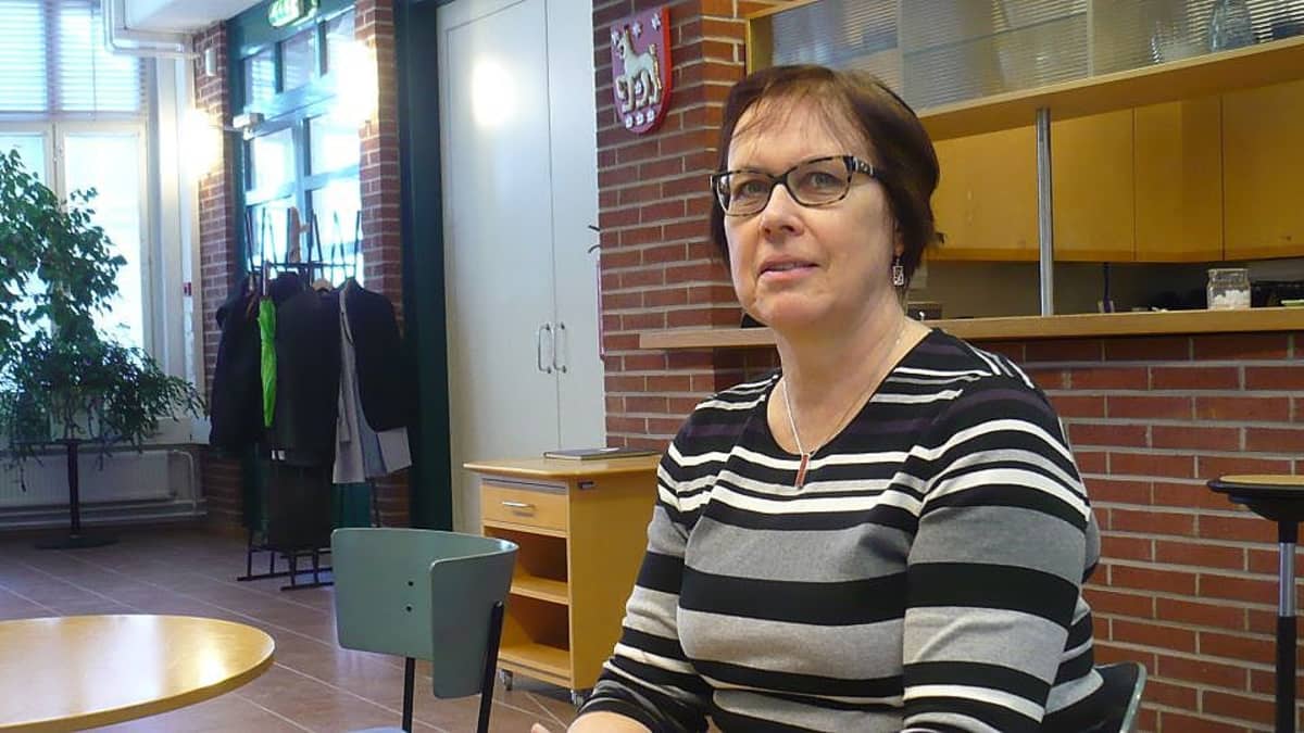 Sosiaalineuvos Ritva Karinsalo Miina Sillanpään seuran hallituksesta on myös Ensi- ja turvakotien liiton entinen toimitusjohtaja