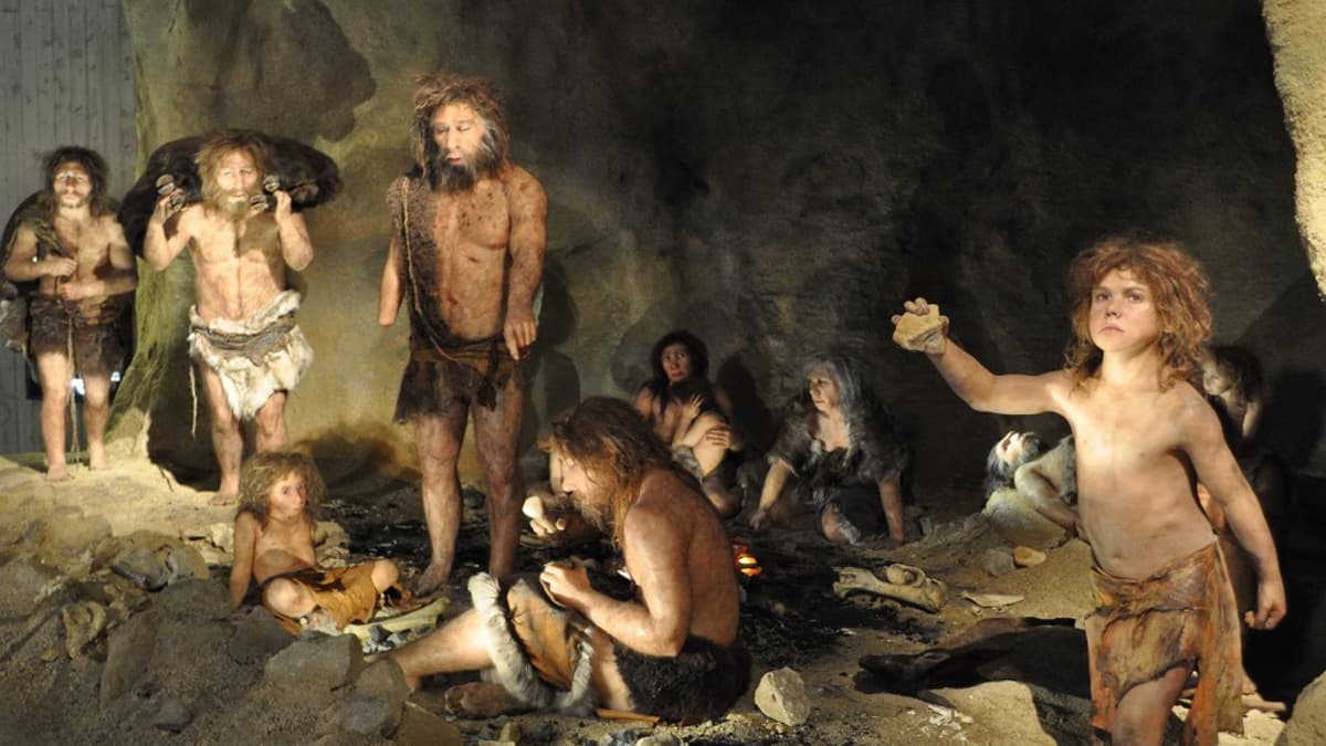 rekonstruktio neandertalilaisten luolasta