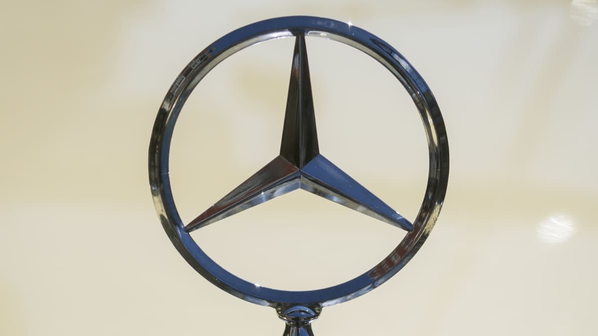 Mercedes-Benzin keulakoriste.