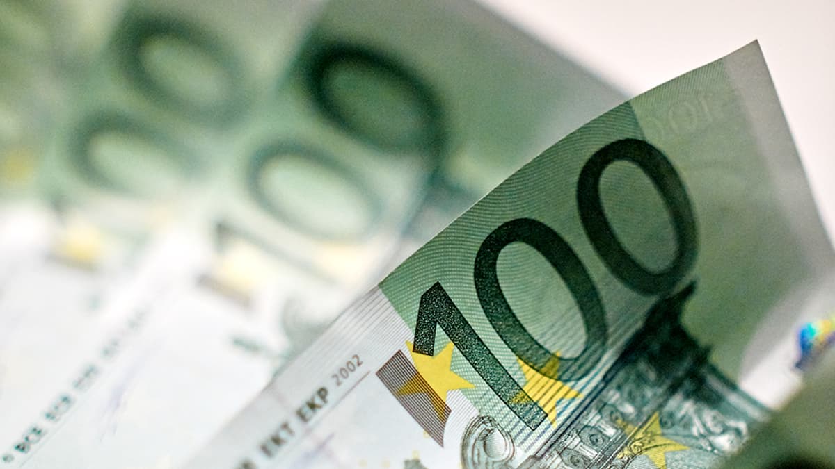 tax-data-average-finn-earned-around-3-000-euros-a-month-in-2014-news-yle-uutiset