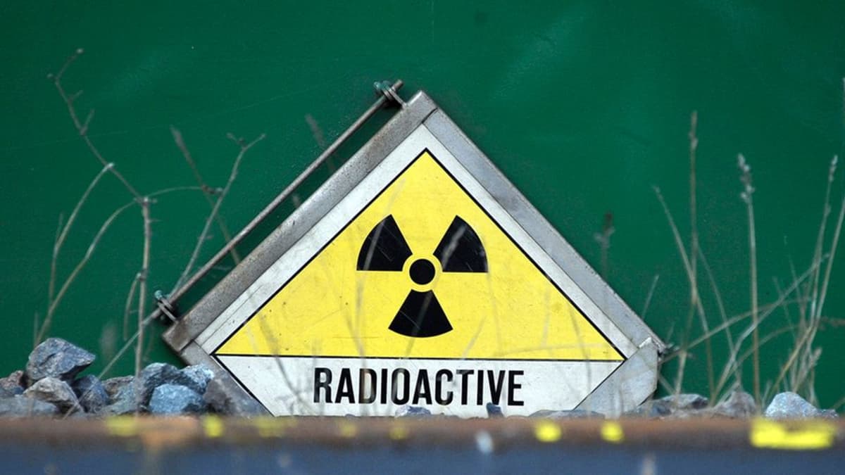 Radioactive -kyltti.
