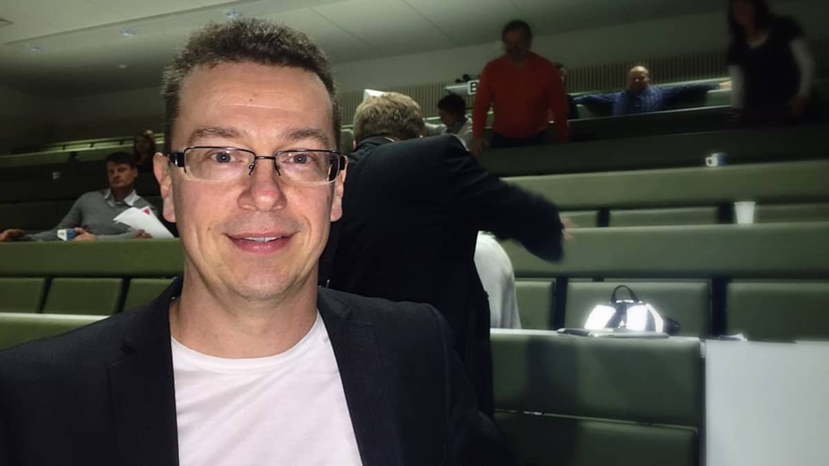 Tommi Vasankari suosittelee lisäämään liikuntaneuvontaa terveydenhuollon palveluihin.