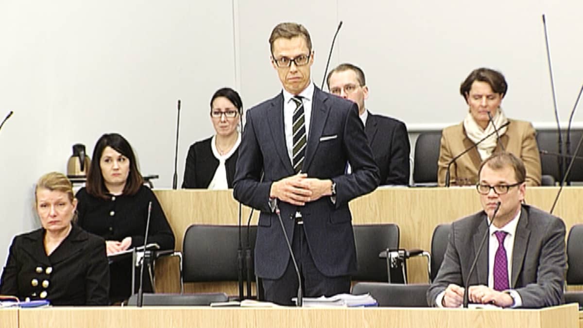 Valtiovarainministeri Alexander Stubb eduskunnan kyselytunnilla.