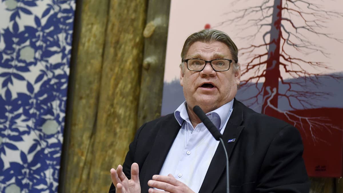 Perussuomalaisten puheenjohtaja ulkoministeri Timo Soini Perussuomalaisten ministeriryhmän maakuntakierroksella Sallassa 22. tammikuuta 2016. 