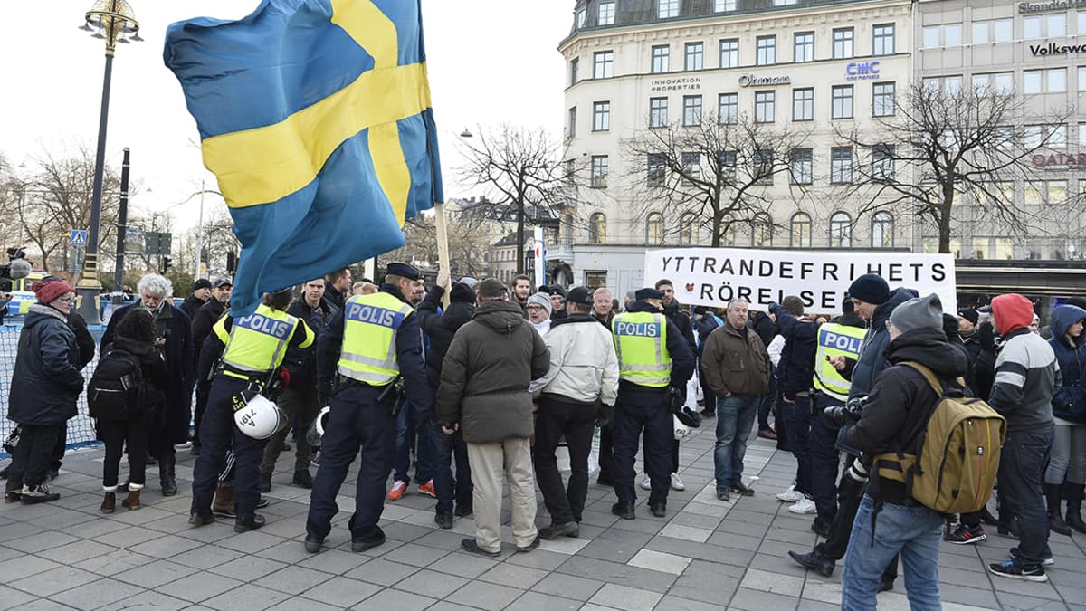 Mielenosoitus Tukholmassa.