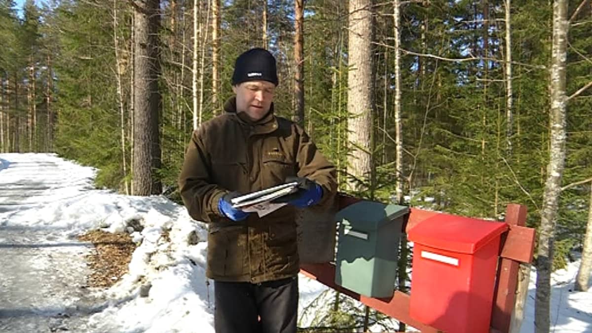 Ilpo Lehtinen postilaakolla.