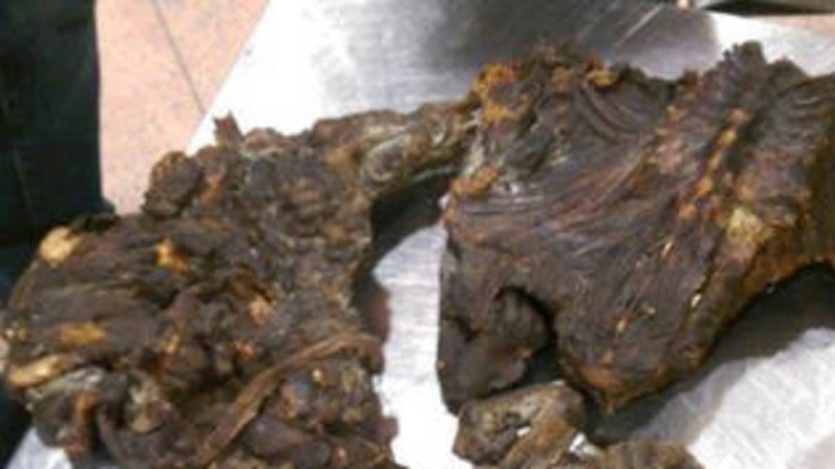 Värjättyjä oliiveja, lannoitteella terästettyä sokeria – poliisin haavin  jäi tonneittain väärennettyjä elintarvikkeita