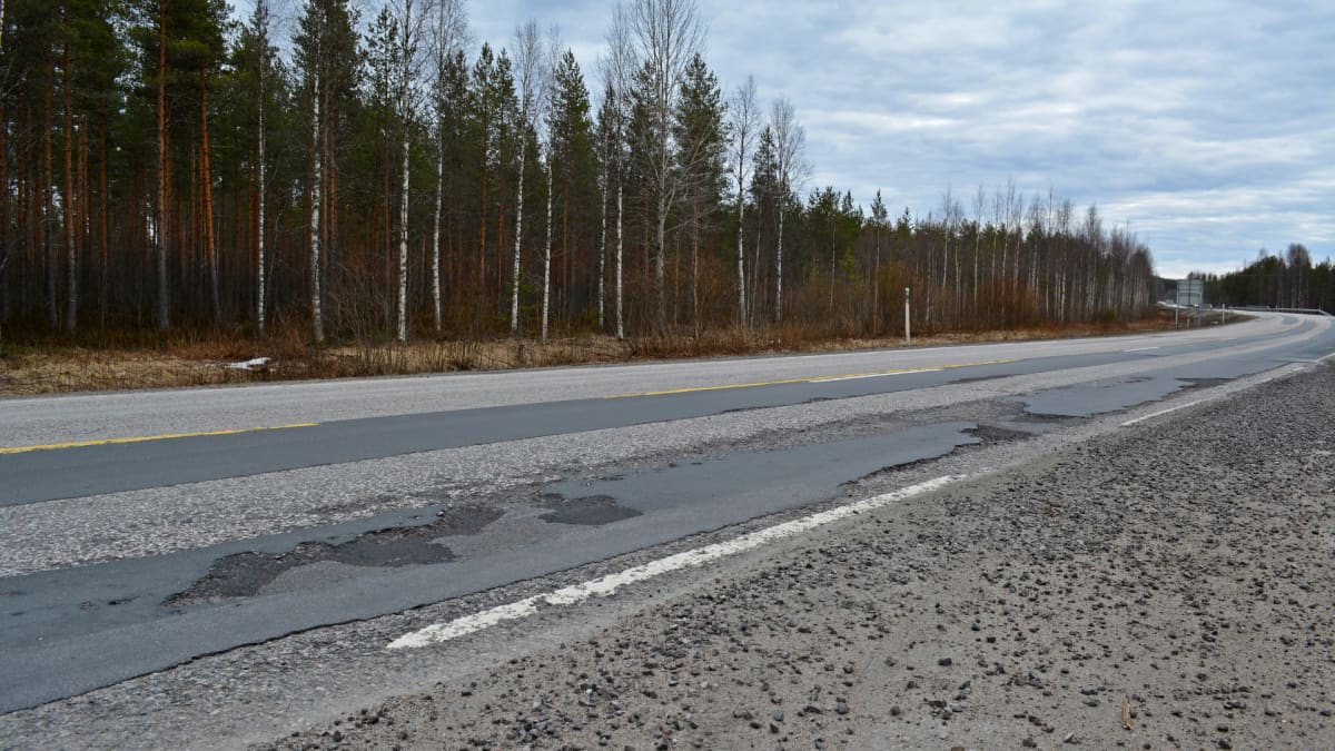 Suomen tiet rapistuvat – Surkeat väylät haittaavat imagoa ja karkottavat  matkailijoita | Yle Uutiset