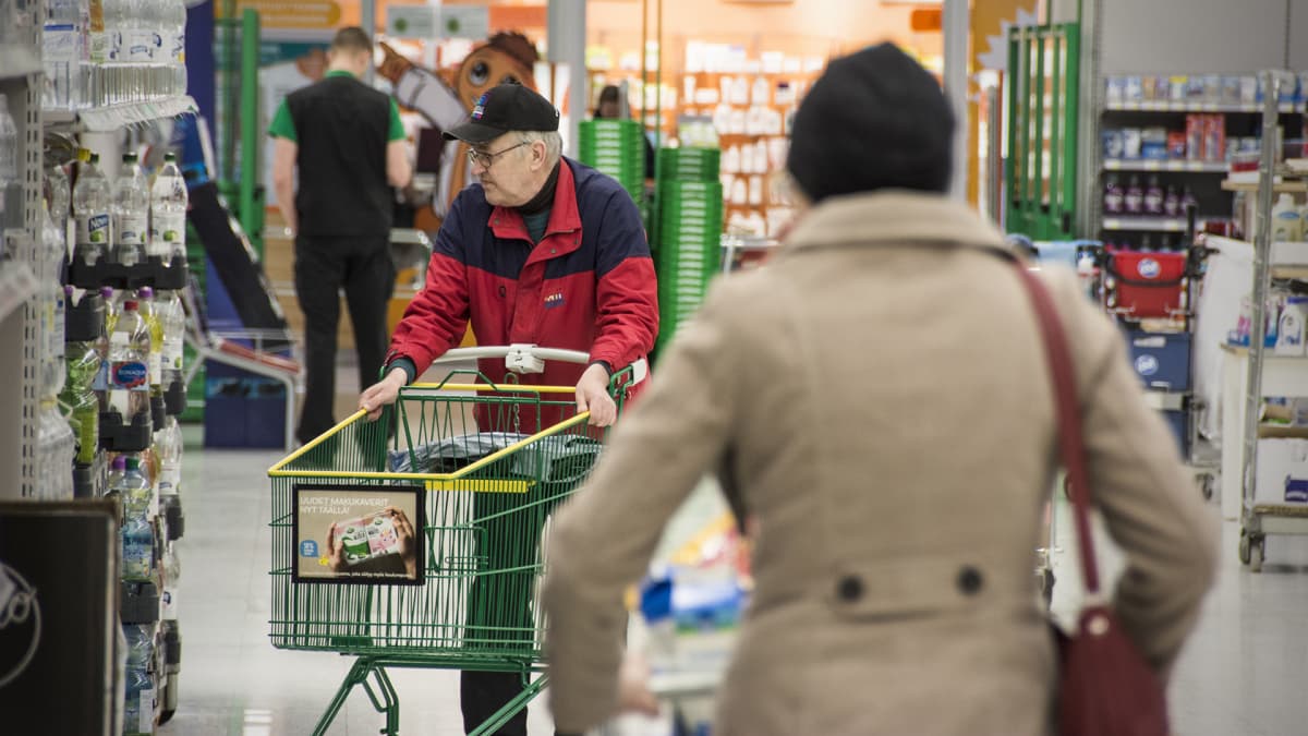 Ruokahävikki laskee kaupoissa – menekki on tasaisempaa | Yle Uutiset