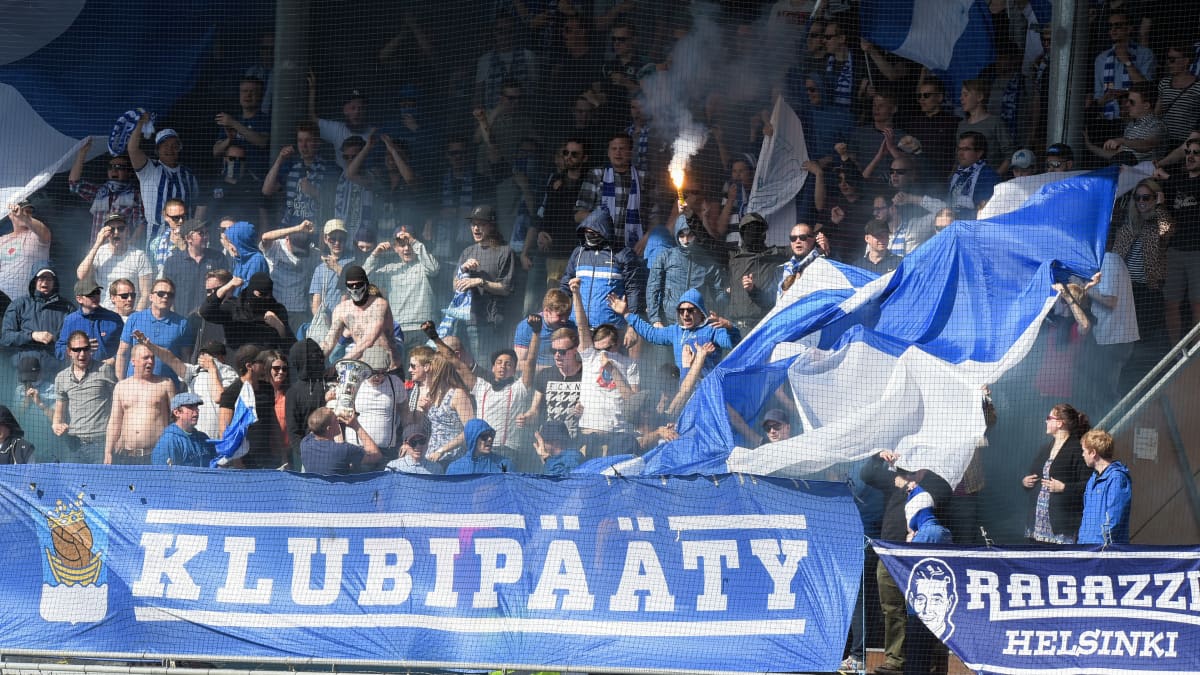 HJK fanit vierasottelussa PK-35 Vantaata vastaan.
