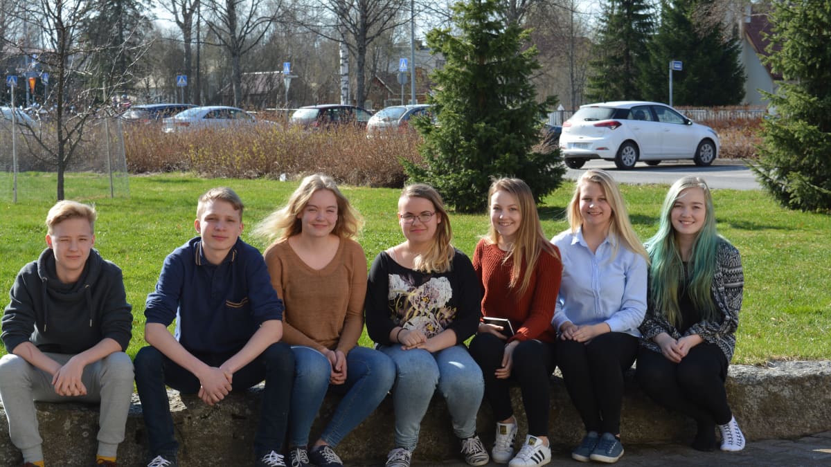 Lapuan yläkoulun oppilaita
