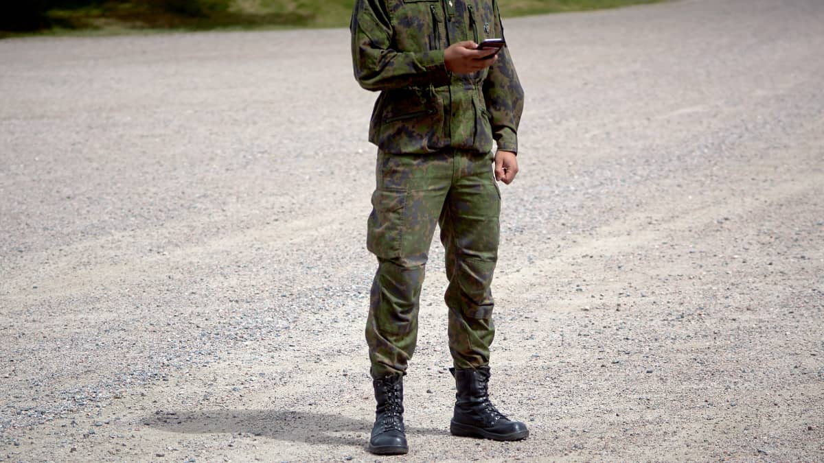 Sotilas ja kännykkä