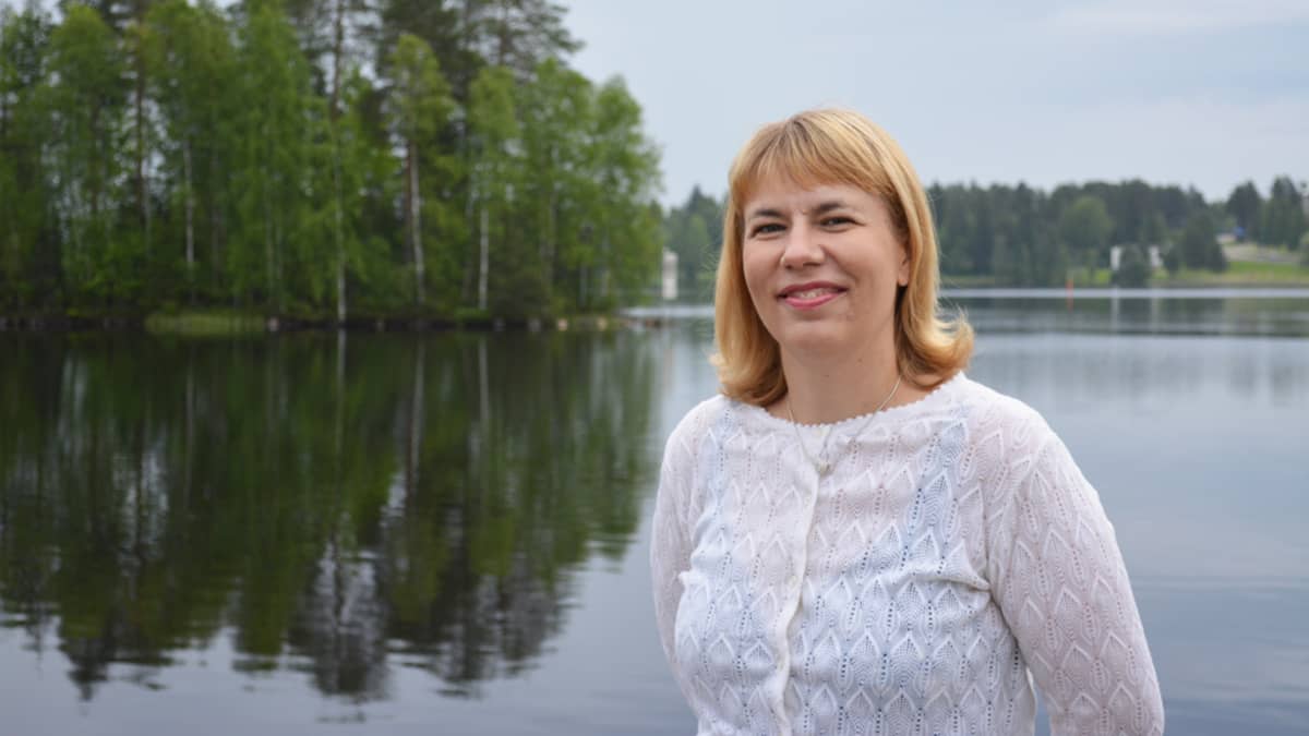 Kajaanilainen psykologi ja mindfulness-ohjaaja Minna Maksniemi.