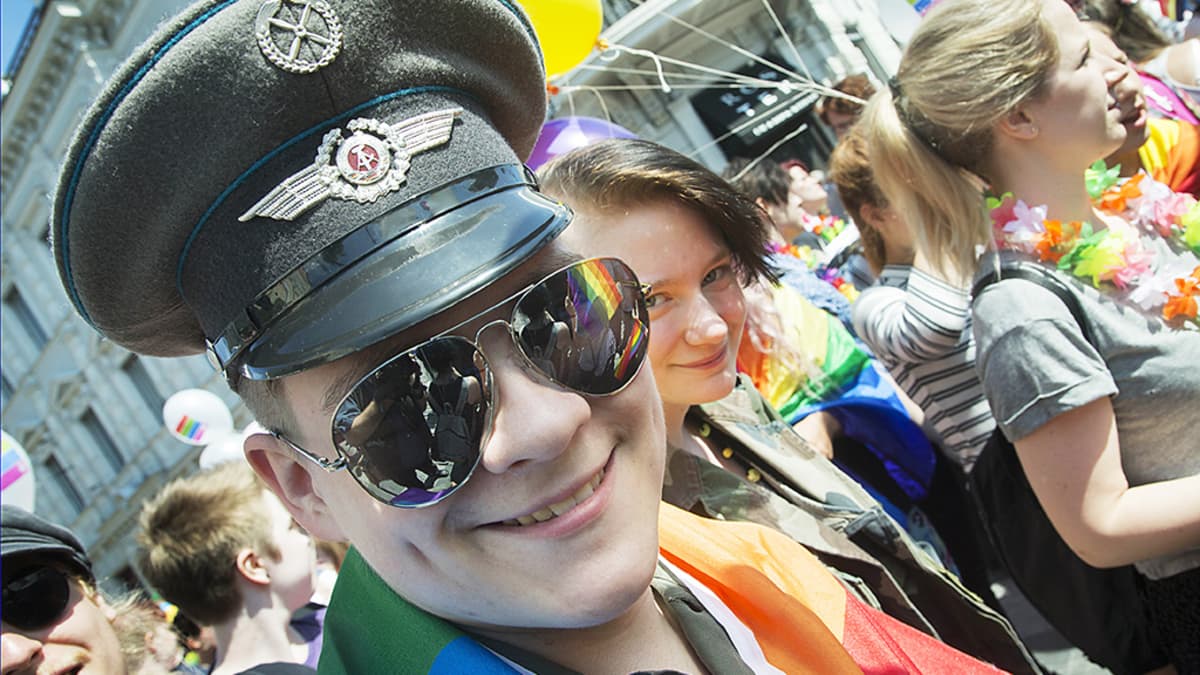 Pride-kulkue Helsingissä 2. heinäkuuta.