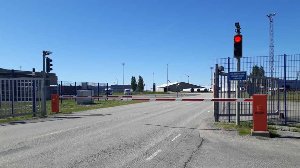 Ajoksen sataman portti on kiinni