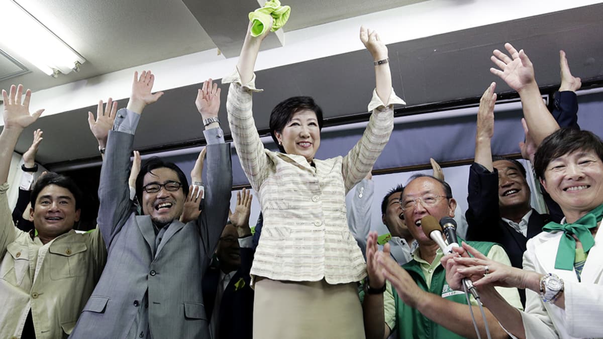 Yuriko Koike juhli valintaansa Tokion kuvernööriksi.