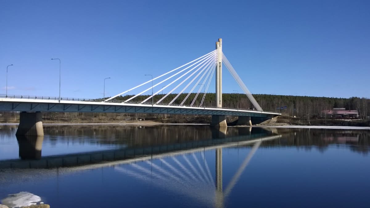 Jätkänkynttilä-silta Rovaniemi huhtikuu 2014.