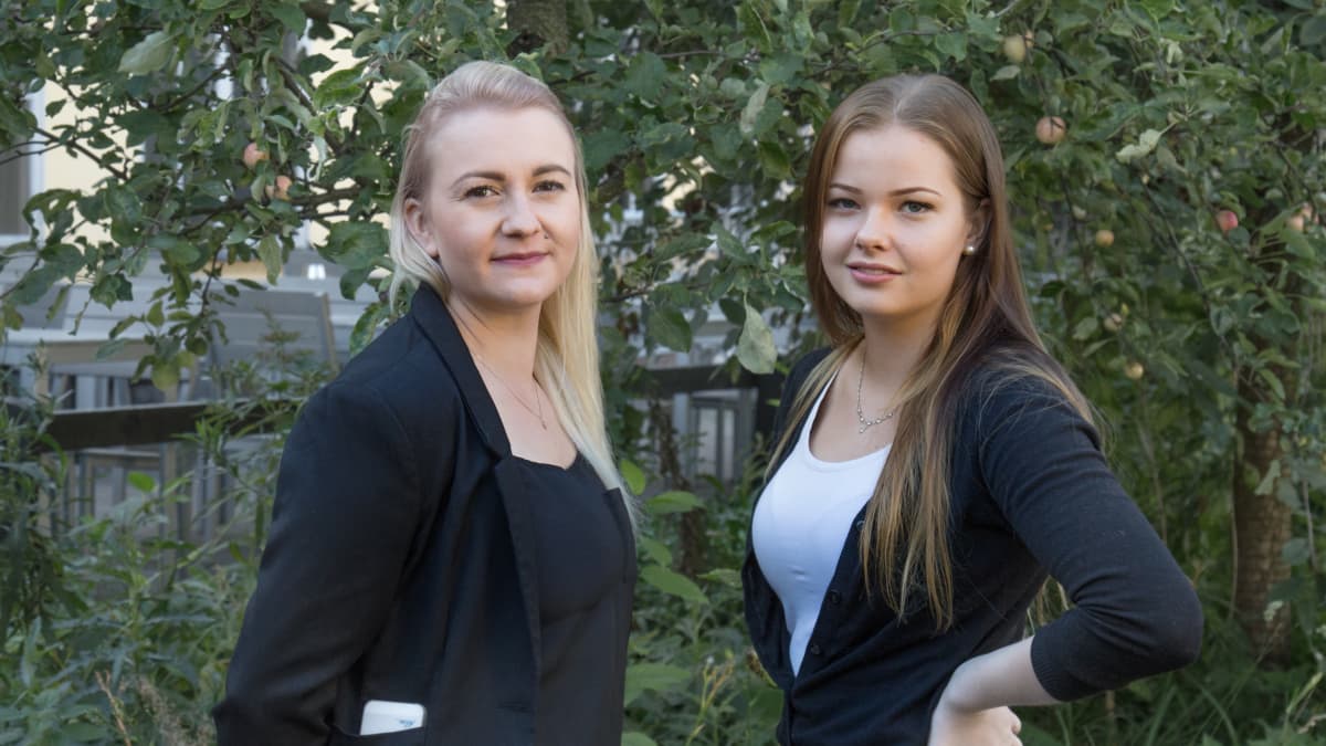 Miia Norvapalo ja Patricia Fisk ovat Cheer Up -dokumentin päähenkilöitä.