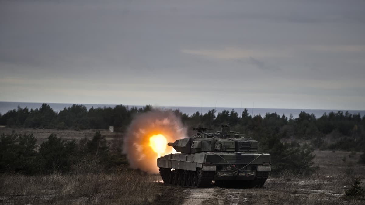 Wartofta panssarivaunukomppania taisteluammuntaharjoituksissa Gotlannissa.