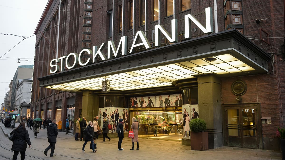 Stockmann-tavaratalon sisäänkäynti.
