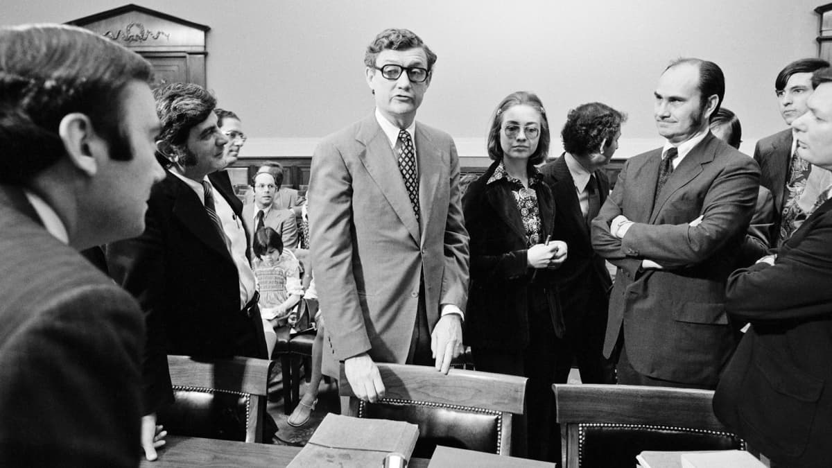 Hillary Rodham nuorena asianajajana Watergate-oikeudenkäynnissä Washingtonissa vuonna 1974.