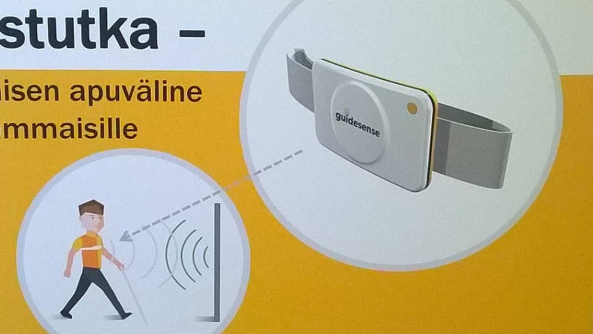 Piirroskuva opastutkasta ja siitä, miten radioaallot heijastuvat kävelijän edessä olevasta esteestä. 
