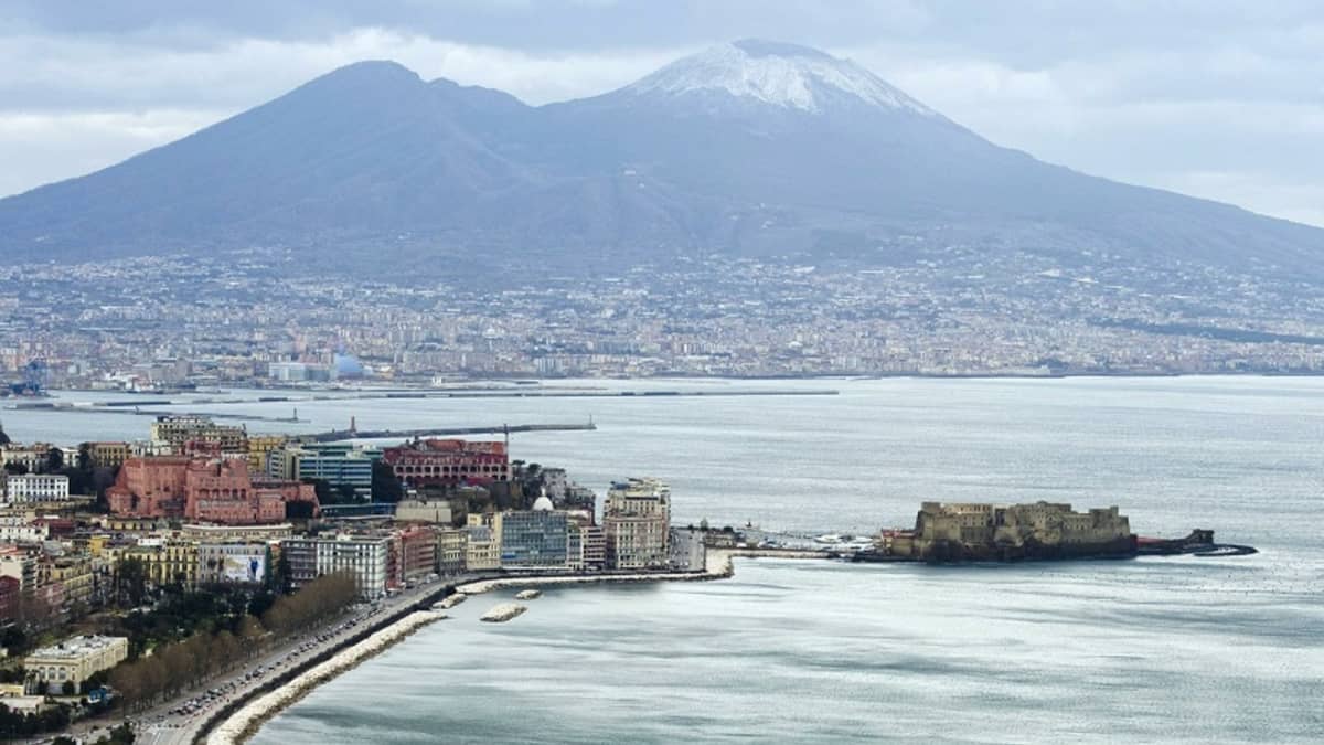 Vesuviusvuori ja Napolin kaupunkia. 