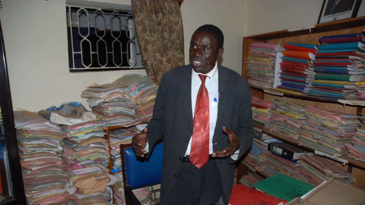 Ugandalainen lakimies Oba Twoonto.