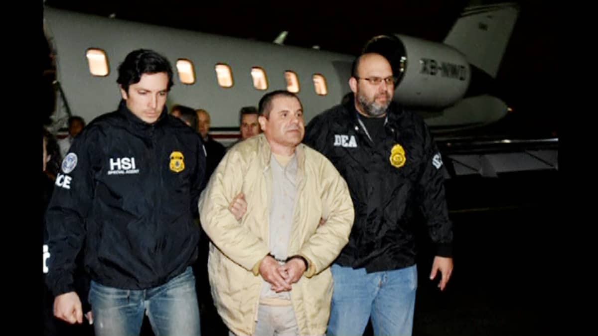 Joaquin "El Chapo" Guzmania talutetaan Yhdysvaltoihin.