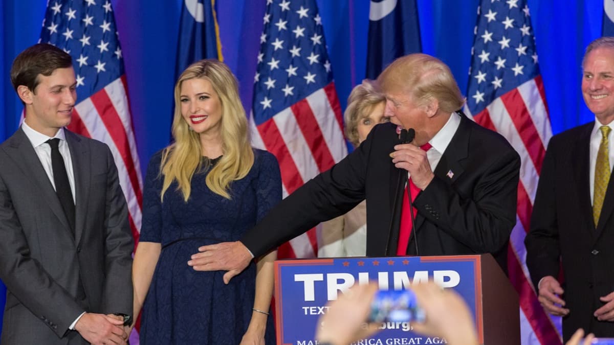 Ivanka Trump ja hänen aviomiehensa Jared Kuschner esiintyivät vaalikampanjatilaisuudessa Etelä-Carolinassa helmikuussa 2016.