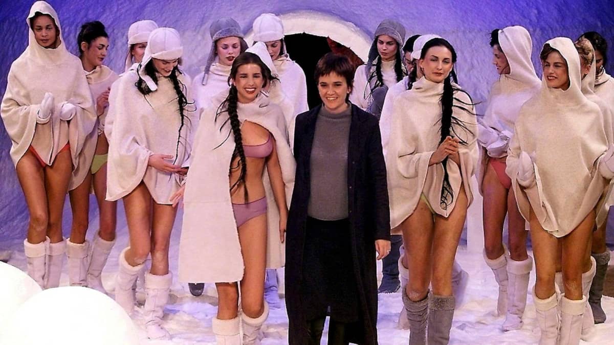 Ivanka Trump on työskenellyt myös mallina. Hän osallistui Toto Comellan muotinäytökseen Barcelonassa vuonna 2000.