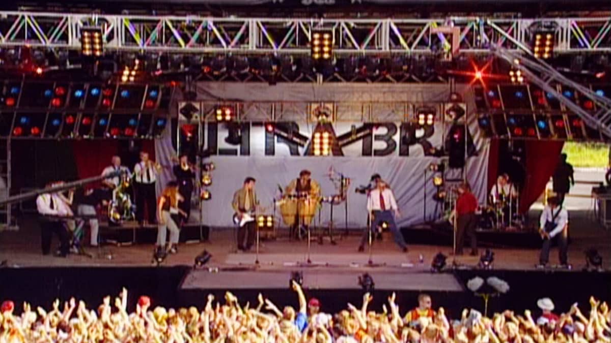 Ulra Bra esiintymässä Provinssirockissa vuonna 1999.