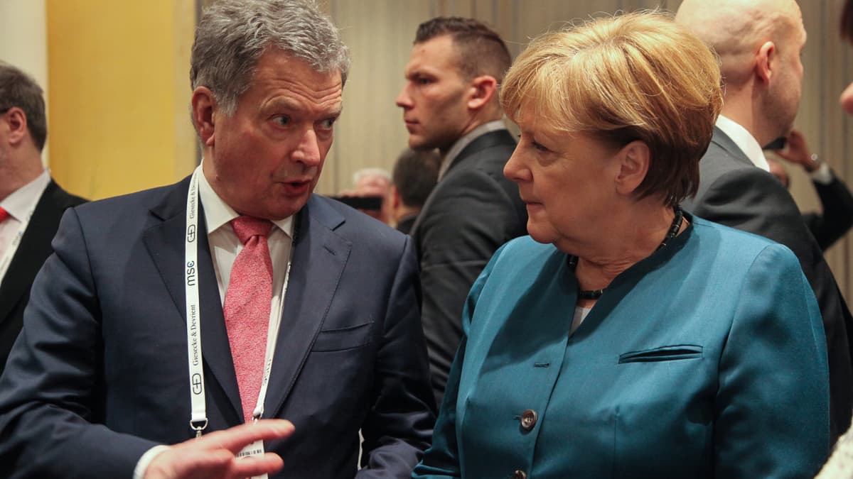 Saksan liittokansleri Angela Merkel ja presidentti Sauli Niinistö Münchenin turvallisuuskonferenssissa 18. helmikuuta 2017.