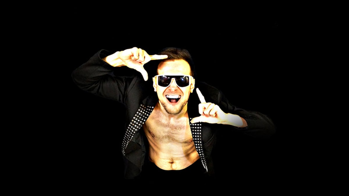 Party Boy Sings