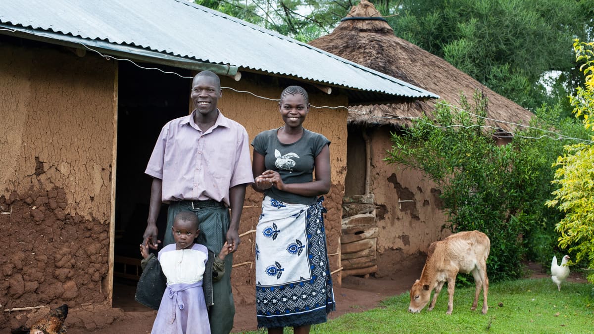 Gabriel Awoche perheineen Kogan kylässä. 
