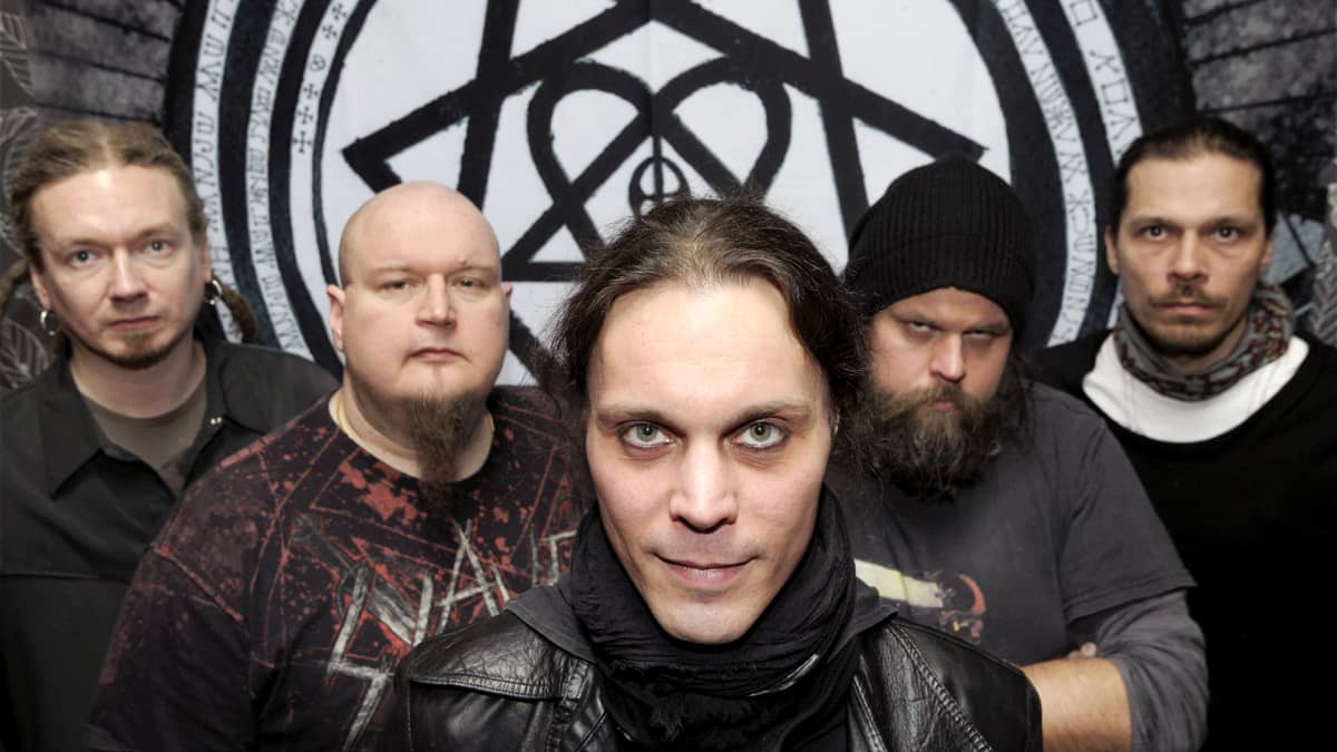 HIM-yhtye kuvattuna maaliskuussa 2013. 