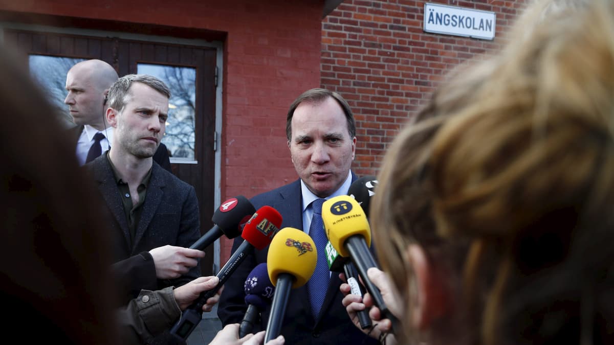 Ruotsin pääministeri Stefan Löfven puhui medialle 7. huhtikuuta