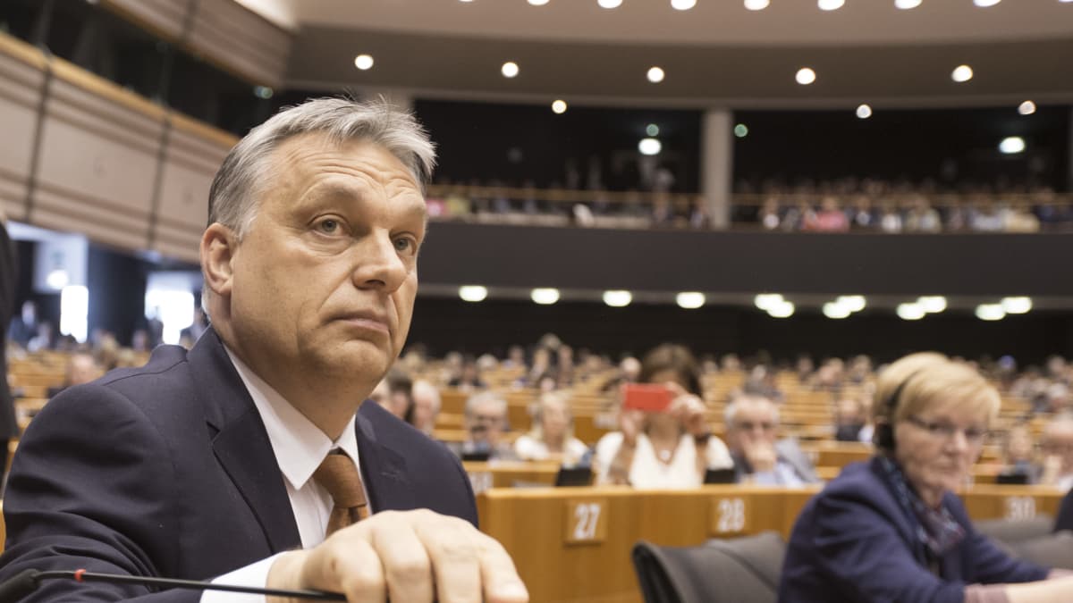 Unkarin pääministeri Viktor Orbán puhui Euroopan parlamentissa keskiviikkona 26. huhtikuuta.