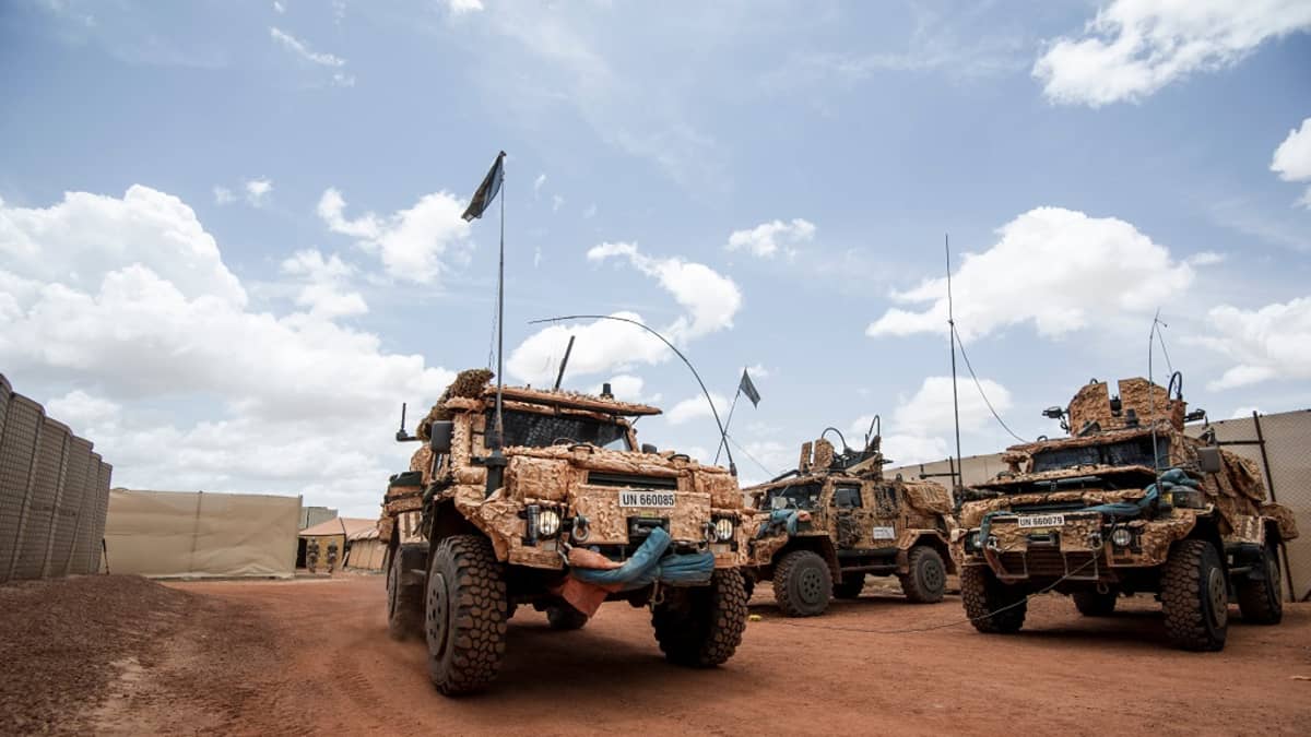 ruotsalaisia sotilasajoneuvoja Malissa