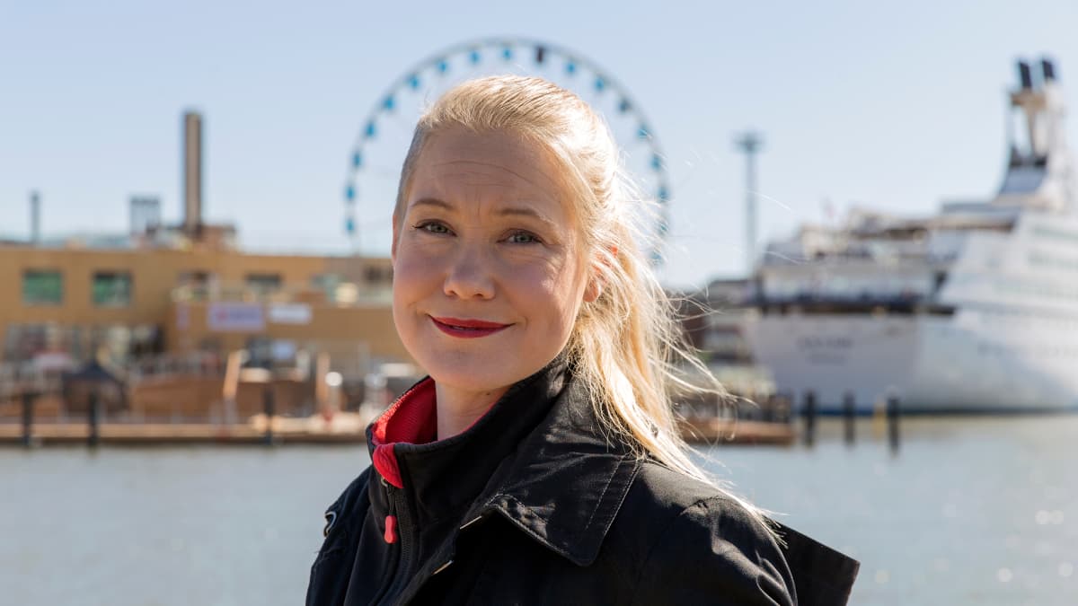 Emilia Lahti tutkii sisua itsensä ylittämisen välineenä.