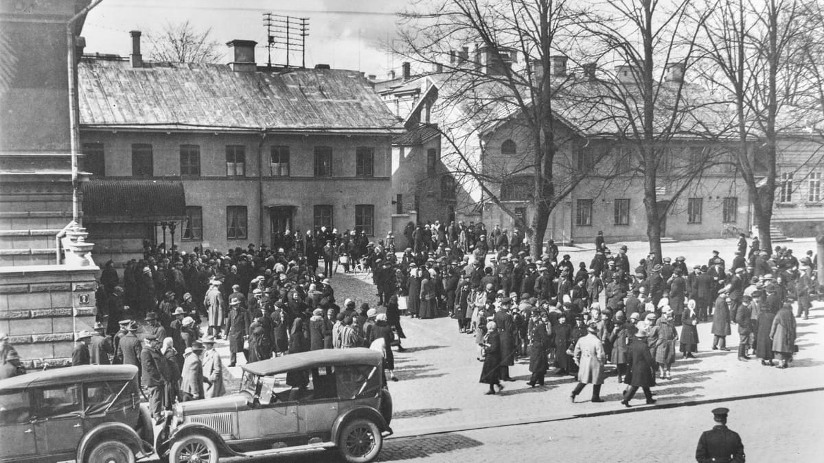 Mielenosoitus Turun kaupunginvaltuustoa vastaan 30.5.1917