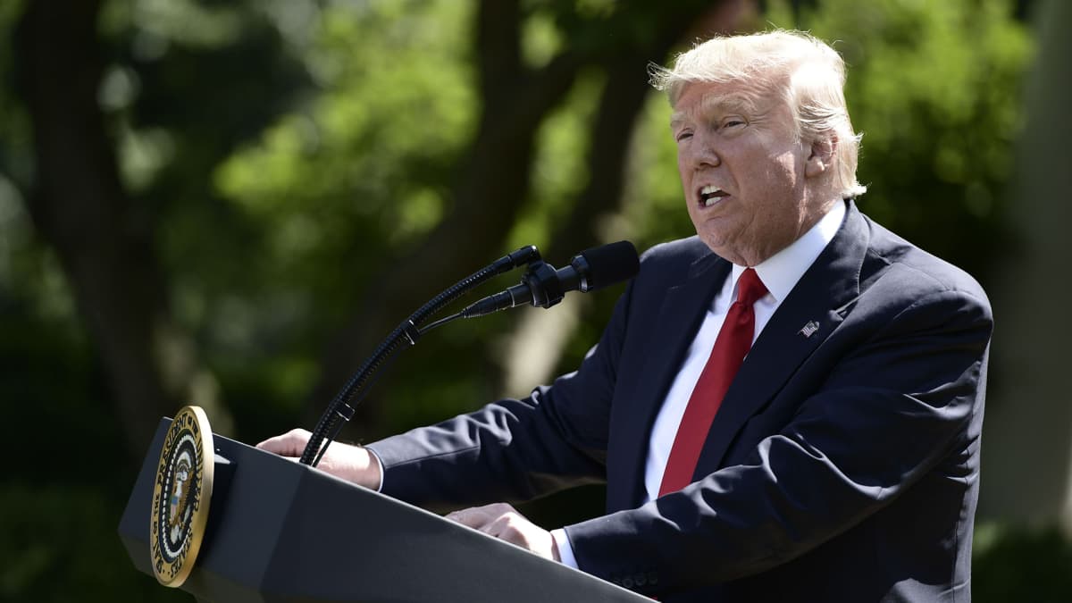 Yhdysvaltain presidentti Donald Trump ilmoitti USA:n vetäytyvän Pariisin ilmastosopimuksesta Valkoisen talon ruusupuutarhassa 1. kesäkuuta 2017. 