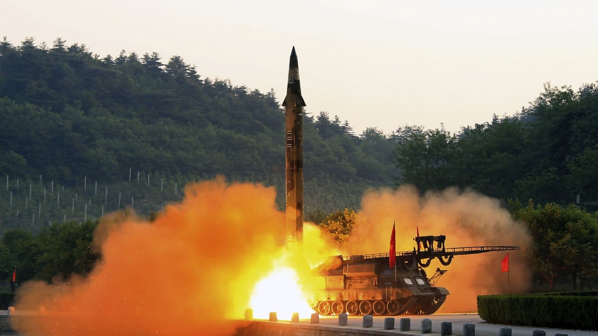 Pohjois-Korean valtiollisen uutistoimiston välittämä kuva ohjuksen laukaisemisesta 30. toukokuuta. 