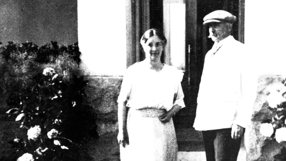 Presidentti K.J. Ståhlberg ja Ester Ståhlberg Kultarannassa.