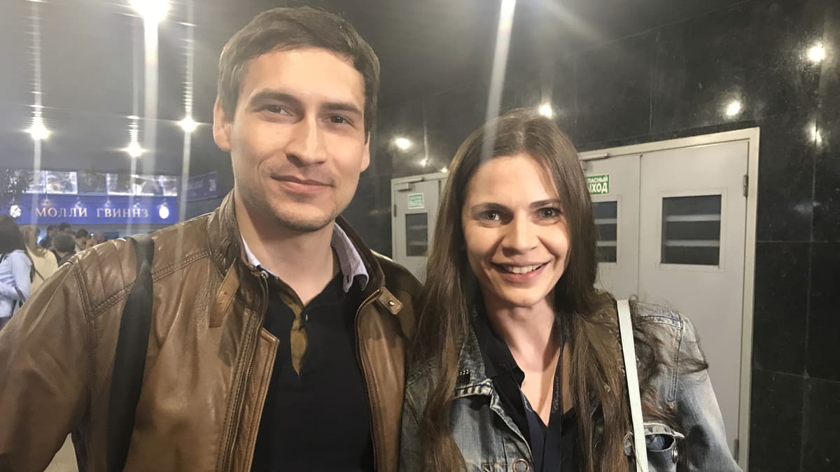 Pavel Gontšarov ja Natalia Dedeiko kehuivat suomalaiselokuvaa sen lapsen näkökulmasta lähtevästä kerrontatavasta ja yksinkertaisesta lopusta. He kertovat elokuvan paljastaneen heille uusia puolia suomalaisuudesta.